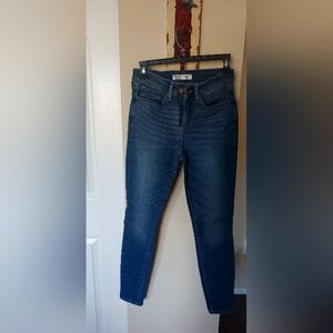 EUC Levi Strauss Skinny Jeans